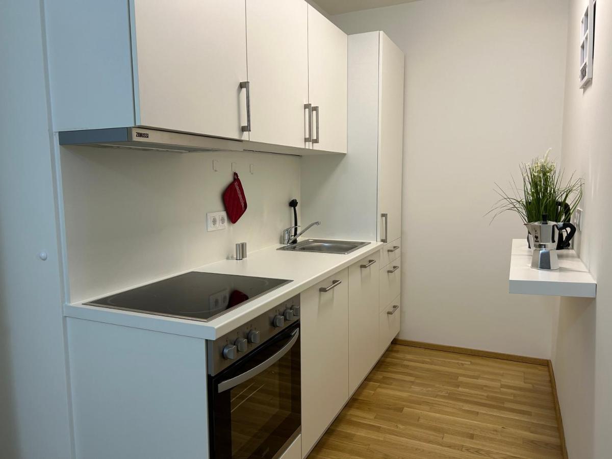 55 M2 Stylish Apartment With Balcony & Parking Vienna Esterno foto