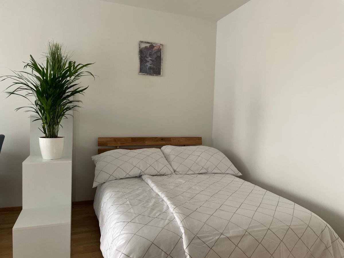 55 M2 Stylish Apartment With Balcony & Parking Vienna Esterno foto